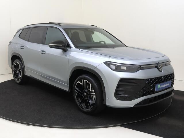 Volkswagen Tayron R-Line Edition | 'App-Connect' draadloze smartphone integratie | Automatische afstandsregeling (Adaptive Cruise Control) | Black Style Pakket