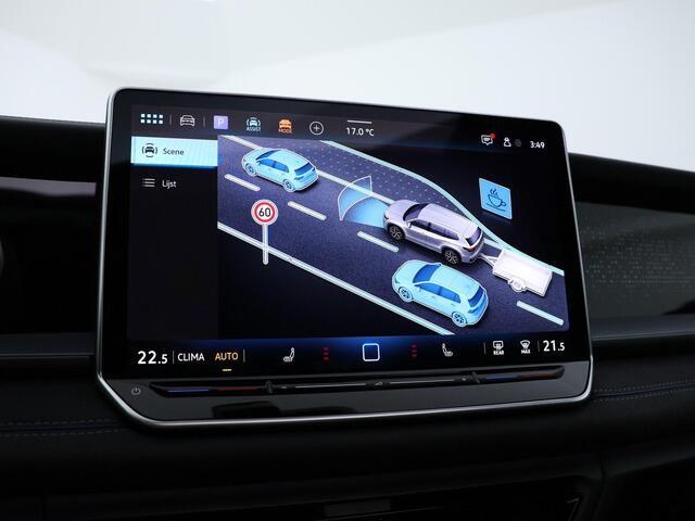 Volkswagen Tayron 1.5 eHybrid 204pk DSG R-Line Edition · SOH 100% · Panoramadak · 360 Camera · Inklap. Trekhaak · Matrix LED · Stuur- & Stoelverwarming + Massage · Garantie t/m 09-07-2029 of 100.000km