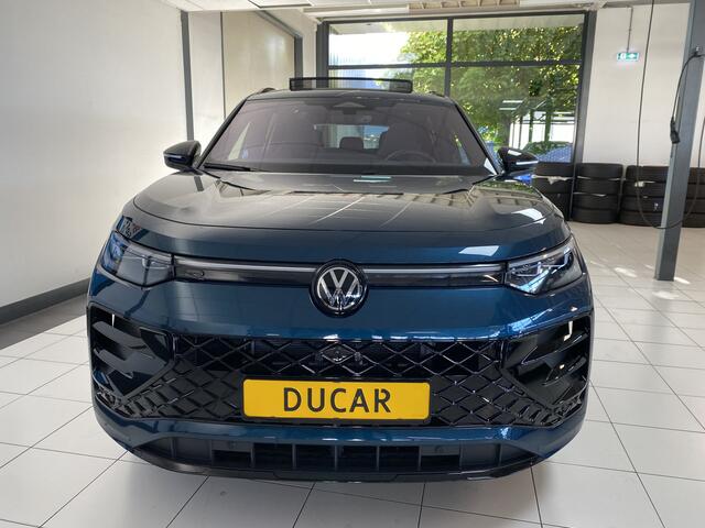 Volkswagen Tayron 1.5 eHybrid R-Line Edition 272 PK Panoramadak / Trekhaak / matrix led / Carplay
