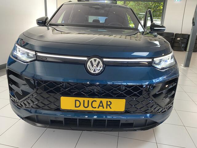 Volkswagen Tayron 1.5 eHybrid R-Line Edition 272 PK Panoramadak / Trekhaak / matrix led / Carplay