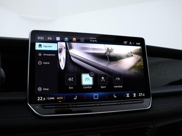 Volkswagen Tayron 1.5 eHybrid 204pk DSG R-Line Edition · SOH 100% · Panoramadak · 360 Camera · Inklap. Trekhaak · Matrix LED · Stuur- & Stoelverwarming + Massage · Garantie t/m 09-07-2029 of 100.000km