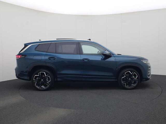 Volkswagen Tayron 1.5eHybrid 200kW/272PK R-Line Panoramadak · Apple/Android Car Play · Camera + Parkeersensoren · Garantie t/m 30-12-2030 of 100.000km