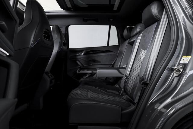 Volkswagen Tayron 1.5 eHybrid 272 PK R-Line Edition | Black Style | 15 inch Navi | Elek. Trekhaak | IQ Light | HUD | S/K-Panodak | Dig. Cockpit | Adapt. Cruise | Stoel-+Stuurverw. | 360 Camera | NAV + App. Connect | ECC | Elek. Klep | LM 20" | 9364