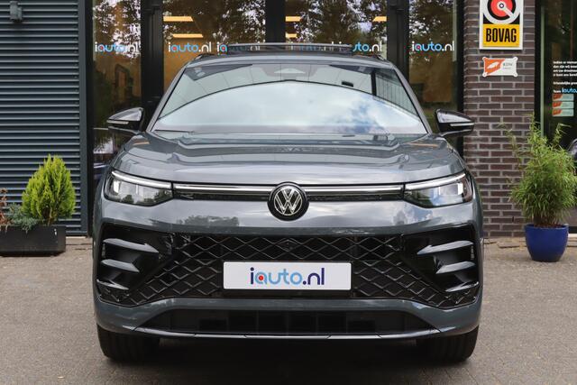 Volkswagen Tayron 1.5 eHybrid 272PK R-Line Black Style IQ.Light HD/Pano/Keyless/360/DCC/ACC/Dodehoek/20"/ Trekhaak wegkl.