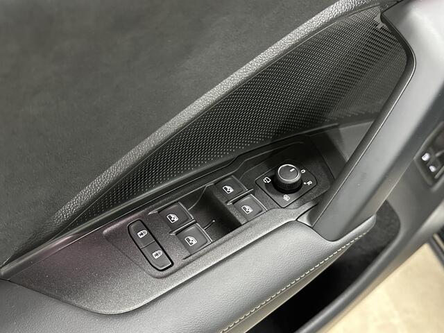 Volkswagen Tayron 1.5 eHybrid R-Line | Trekhaak-pakket | Navigatie-pakket | Stoel- & stuurverwarming