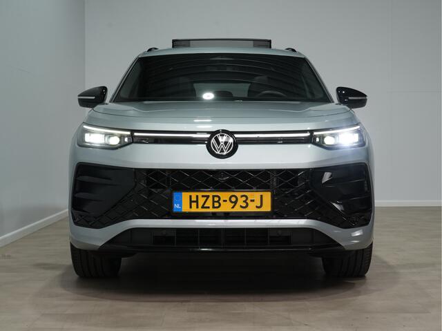 Volkswagen Tayron 1.5 eHybrid R-Line Ed. | Trekhaak | Panorama | Black-Style | IQ.Drive | 20"lm