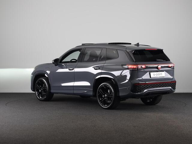 Volkswagen Tayron R-Line Edition 1.5 eHybrid 150 kW / 204 PK SUV 6 v Panoramadak | Trekhaak | 360 camera