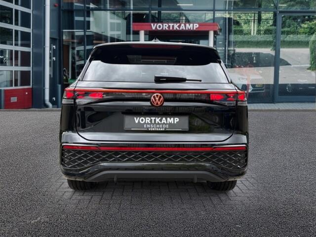 Volkswagen Tayron 1.5 eTSI R-LINE 7PERS. TREKHAAK/LEDER/CAMERA/PANO-DAK/ELEK-KLEP/ACC/HUD/STOELVERW