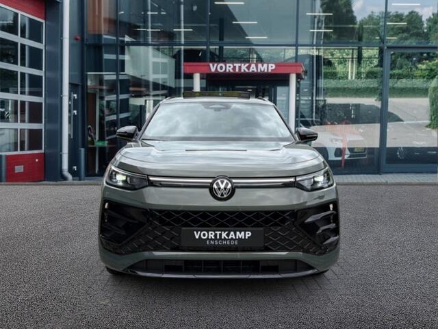 Volkswagen Tayron 1.5 eTSI R-LINE 7PERS. TREKHAAK/LEDER/CAMERA/PANO-DAK/ELEK-KLEP/ACC/HUD/STOELVERW