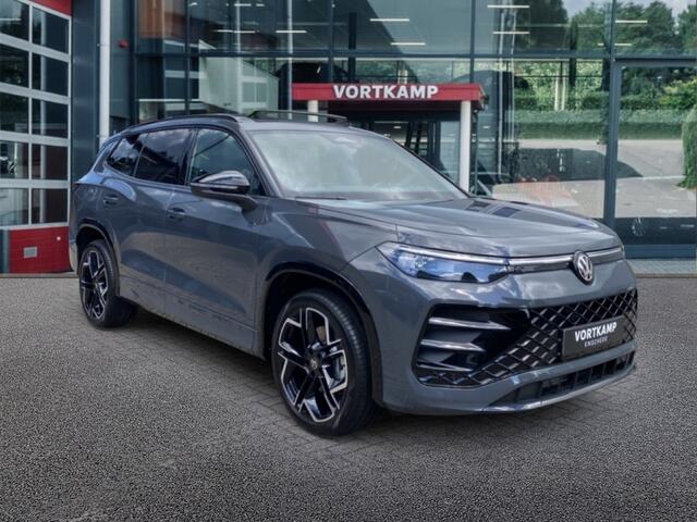 Volkswagen Tayron 1.5 eTSI R-LINE 7PERS. TREKHAAK/LEDER/CAMERA/PANO-DAK/ELEK-KLEP/ACC/HUD/STOELVERW