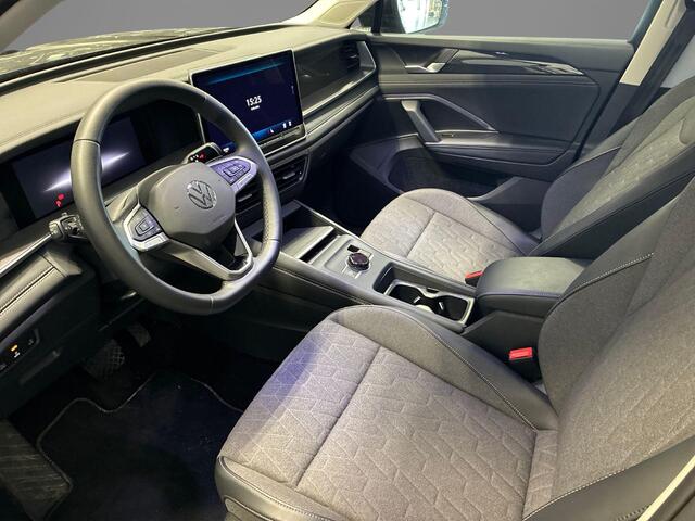 Volkswagen Tayron 1.5 eTSI 150pk DSG Life Edition · 7-persoons · 360 Camera · Inklap. Trekhaak · Matrix LED · Stuur- & Stoelverwarming · ACC · Apple/Android Car Play · Garantie t/m 20-08-2027