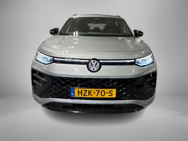 Volkswagen Tayron 1.5 204pk DSG eHybrid R-Line Edition · Panoramadak · 360 Camera · Inklap. Trekhaak · Matrix LED · Dodehoeksensor · Keyless · Garantie t/m 04-08-2029 of 100.000km