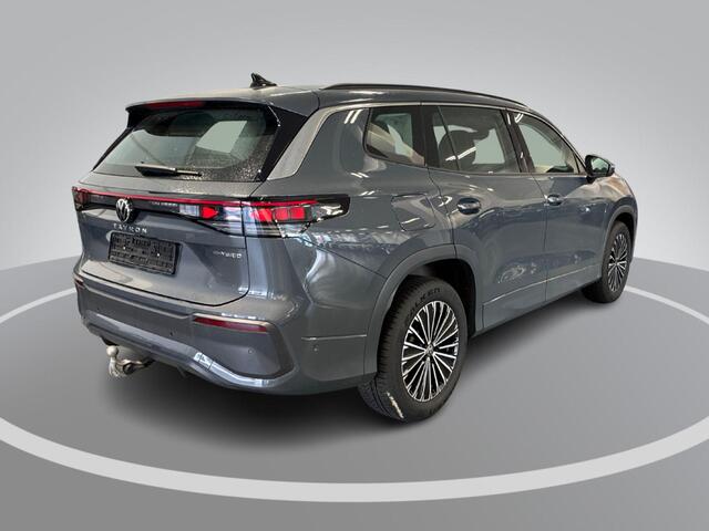 Volkswagen Tayron 1.5 eHybrid 204pk DSG Life Edition · Camera · Inklap. Trekhaak · Stuur- & Stoelverwarming · Parkeer assistent · ACC · Apple/Android Car Play · Garantie t/m 10-07-2027