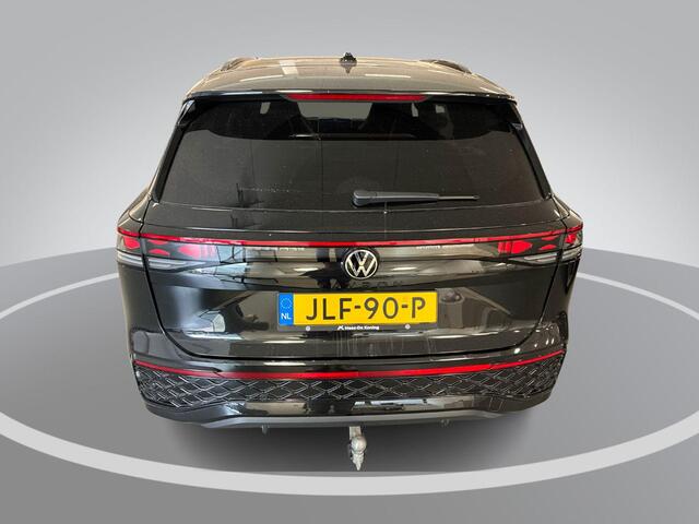 Volkswagen Tayron 1.5 272pk DSG eHybrid R-Line Edition · Panoramadak · 360 Camera · Wegklapbare Trekhaak · Black Style · 20'' Inch · Garantie t/m 17-11-2029 of 100.000km