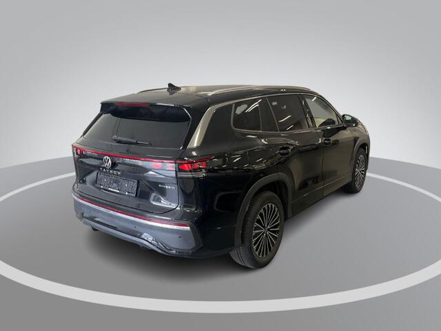 Volkswagen Tayron 1.5 eHybrid 204pk DSG Elegance · 360 Camera · Inklap. Trekhaak · Matrix LED · Stuur- & Stoelverwarming + Massage · Dodehoeksensor · Elek. Achterklep ·
