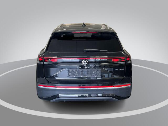 Volkswagen Tayron 1.5 eHybrid 204pk DSG Elegance · 360 Camera · Inklap. Trekhaak · Matrix LED · Stuur- & Stoelverwarming + Massage · Dodehoeksensor · Elek. Achterklep ·