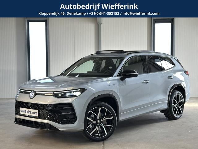 Volkswagen Tayron 1.5 eHybrid R-Line Edition 272pk | Groot scherm | Trekhaak | Pano | 360 camera | Black-style | Head-up | IQ-Light | Massage