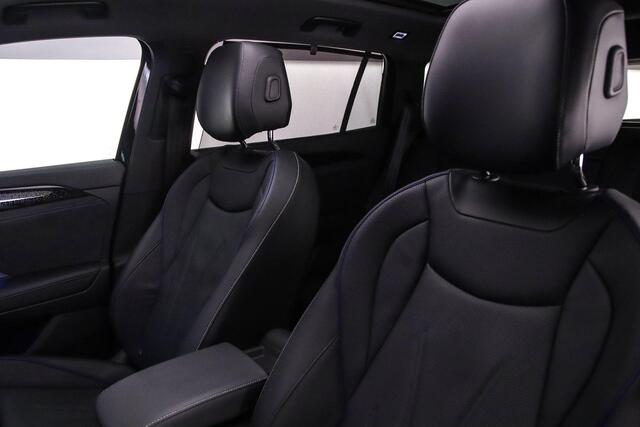 Volkswagen Tayron R-Line Edition 1.5 TSI eHybrid 204pk DSG Automaat Trekhaak, Harman Kardon audio, Panoramadak, Adaptive cruise control, Navigatie, Black Style