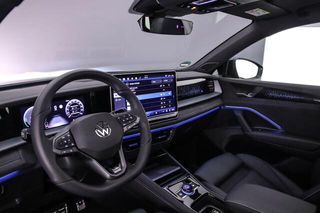 Volkswagen Tayron R-Line Edition 1.5 TSI eHybrid 204pk DSG Automaat Trekhaak, Harman Kardon audio, Panoramadak, Adaptive cruise control, Navigatie, Black Style