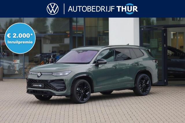 Volkswagen Tayron 1.5 eHybrid R-Line Edition 272PK / 200kW DSG, Comfort pakket plus (verwarmbare voorstoelen, verwarmbare achterbank, verwarmbare voorruit), LED Matrix (IQ.Lights), panoramadak, Harman Kardon geluidssysteem, Black Style pakket, draadloos Apple Carplay & Android Auto, DAB+, elektrische achterklep (Easy Open & Close), parkeerassistent (Park Assist Pro), 3-zone climatronic, adaptief onderstel (DCC), dodehoekdetectie (Side Assist), adaptieve cruise control (ACC), ErgoActive voorstoelen met massage- en geheugenfunctie, elektrisch verstel-, verwarm- en inklapbare buitenspiegels, lederen 'Varenna' bekleding, 20" 'York' LMV etc.