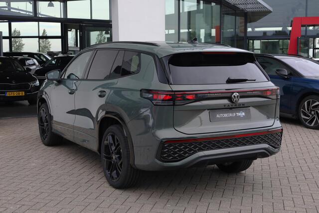 Volkswagen Tayron 1.5 eHybrid R-Line Edition 272PK / 200kW DSG, Comfort pakket plus (verwarmbare voorstoelen, verwarmbare achterbank, verwarmbare voorruit), LED Matrix (IQ.Lights), panoramadak, Harman Kardon geluidssysteem, Black Style pakket, draadloos Apple Carplay & Android Auto, DAB+, elektrische achterklep (Easy Open & Close), parkeerassistent (Park Assist Pro), 3-zone climatronic, adaptief onderstel (DCC), dodehoekdetectie (Side Assist), adaptieve cruise control (ACC), ErgoActive voorstoelen met massage- en geheugenfunctie, elektrisch verstel-, verwarm- en inklapbare buitenspiegels, lederen 'Varenna' bekleding, 20" 'York' LMV etc.