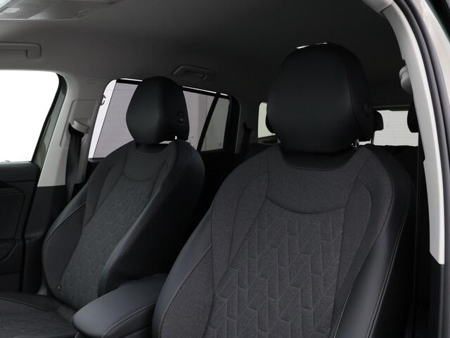 Volkswagen Tayron Life Edition 1.5 eHybrid 204 PK 6 versn. DSG · Comfort pakket · Trekhaak inklapbaar, met elektrische ontgrendeling, incl. aanhangermanoeuvreerhulp Trailer Assist · Voorraad OUTLET · Prijs is inclusief inruilpremie · MEGA SALE