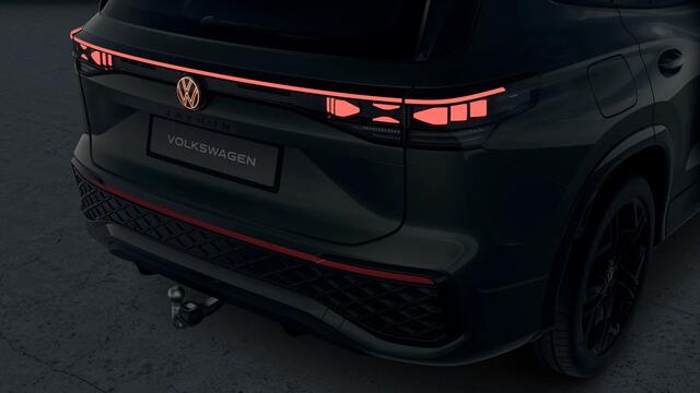 Volkswagen Tayron 1.5 eHybrid 272 6DSG R-Line Edition | 'App-Connect' draadloze smartphone integratie | Automatische afstandsregeling (Adaptive Cruise Control) | Black Style Pakket