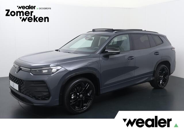 Volkswagen Tayron 1.5 eHybrid R-Line Edition | 272 PK | SoH 100% | Trekhaak wegklapbaar | Adaptive Cruise Control | Achteruitrijcamera | Panoramadak | Keyless Entry |