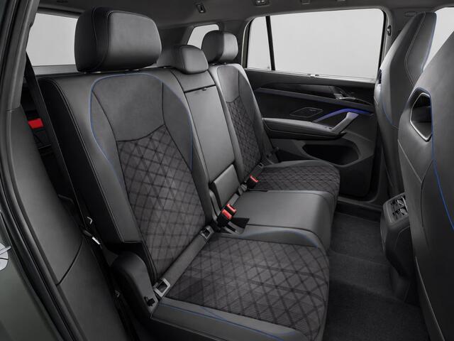 Volkswagen Tayron 1.5 eHybrid R-Line Edition 272PK DSG Panoramdak, Trekhaak, Black Style, Harman Kardon Audio, 360gr. Camera, Head-Up Display, Matrix LED Verlichting, 20" LM Velgen