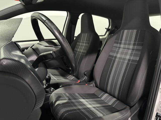 Volkswagen UP! 1.0 BMT High Up! - Airco / Bluetooth / Media / Stoelverw.
