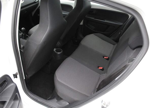 Volkswagen UP! 1.0 BMT move up! 2016 Airco | Radio CD | Centrale vergrendeling op afstand | Goed onderhouden | Goede banden