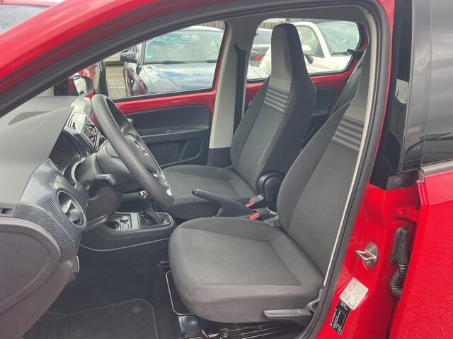Volkswagen UP! 1.0 BMT move up!