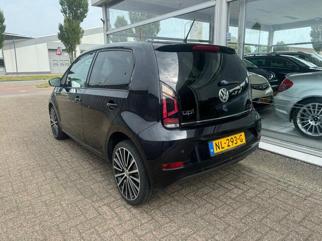 Volkswagen UP! 1.0 BMT high up - 1e eigenaar | Airco | Cruise control | Smartphone integratie |