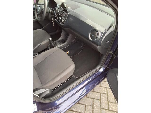 Volkswagen UP! 1.0 BMT move up!