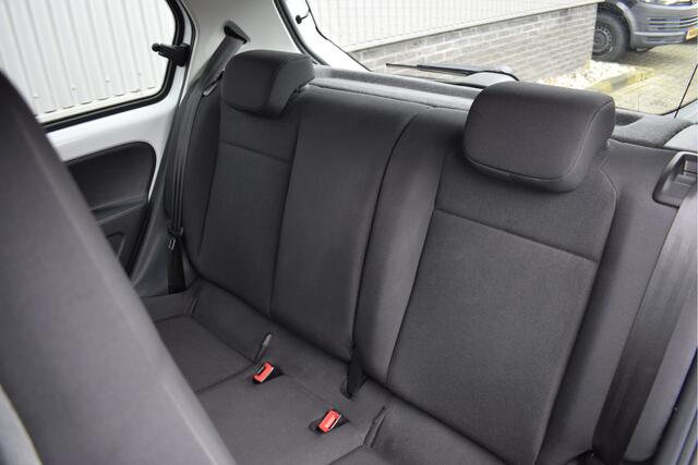 Volkswagen UP! 1.0 BMT move up! 5 deurs, DAB, A/C, Elek. ramen