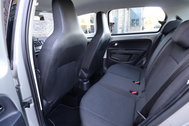 Volkswagen UP! 1.0 move up!