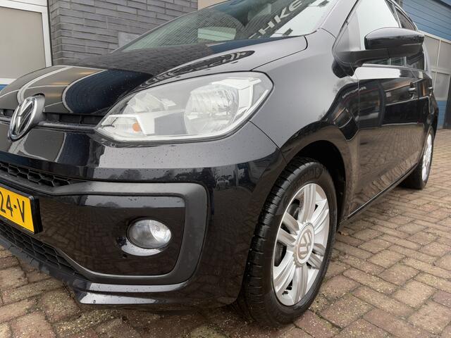 Volkswagen UP! 1.0 BMT high up!, airco, cruise/camera/lmv