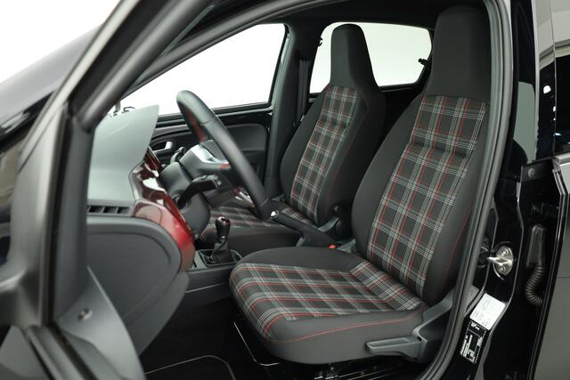 Volkswagen UP! 1.0 TSI GTI | Cruise | Camera | Stoelver. | DAB | 17"