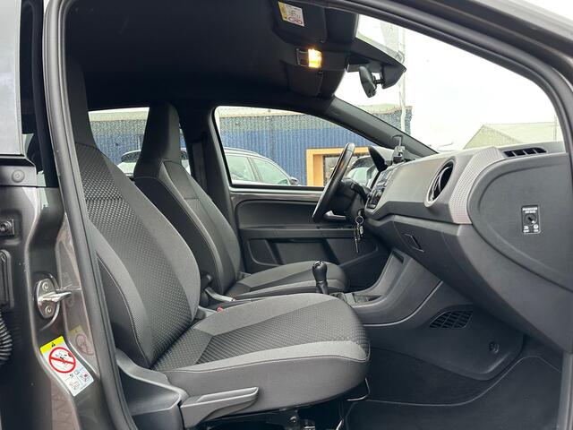 Volkswagen UP! 1.0 65pk 5 drs. Active | Cruise | Clima | Camera | Vol!