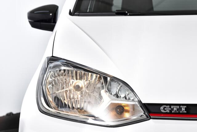 Volkswagen UP! 1.0 TSI 115 PK GTI | Cruise | Stoelverw | PDC | ECC | LM 17" |