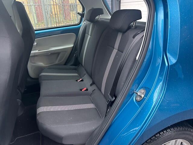 Volkswagen UP! 1.0 BMT high up! AIRCO I PDC I STOELVERWARMING I 2 SLEUTELS I HIGH UP