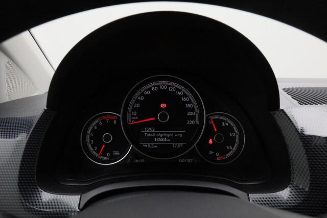 Volkswagen UP! 1.0 65 pk | Achteruitrijcamera | Navigatie via App | Cruise Control