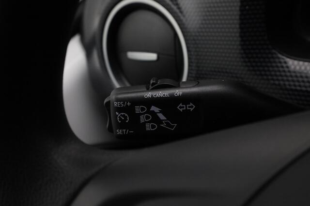 Volkswagen UP! 1.0 65 pk | Achteruitrijcamera | Cruise Control | Navigatie via App | DAB