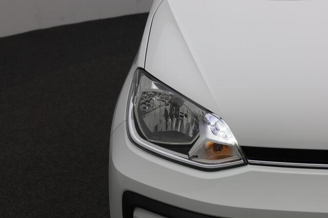 Volkswagen UP! 1.0 65 pk | Achteruitrijcamera | Cruise Control | Navigatie via App | DAB