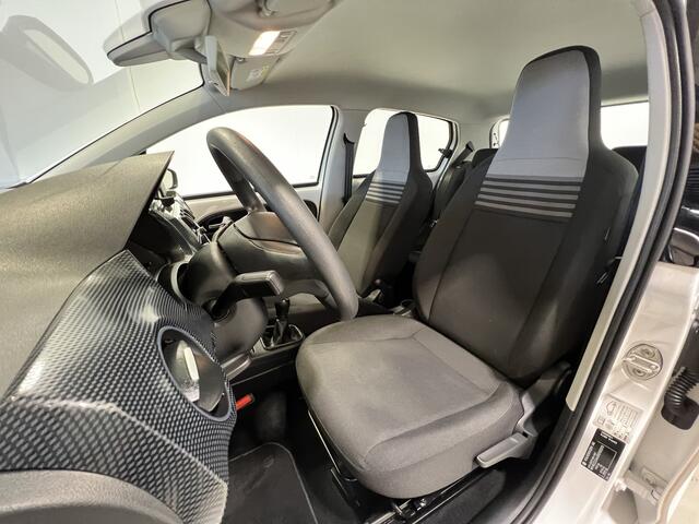 Volkswagen UP! 1.0 BMT move up! | 16" LM Velgen | DAB | Airco | Elektrische Ramen Voor | Buitenspiegels Elektrisch Verstelbaar |