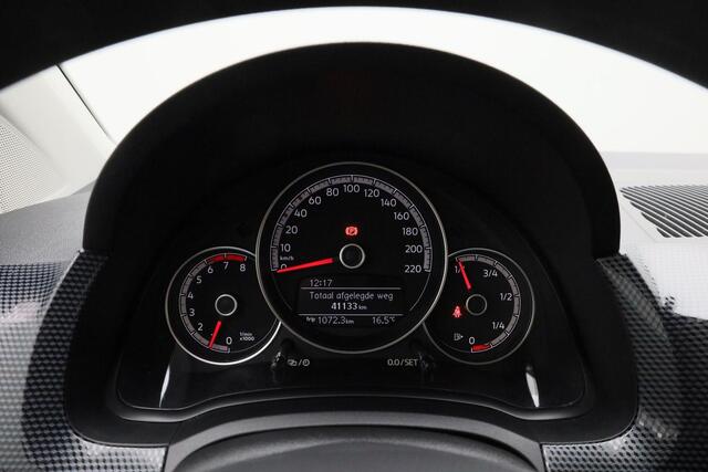 Volkswagen UP! 1.0 65 pk | Navigatie via App | DAB radio | Airco