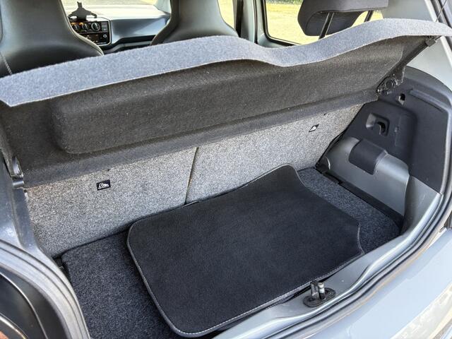 Volkswagen UP! 1.0 BMT move up! 5 drs Airco Bluetooth DAB