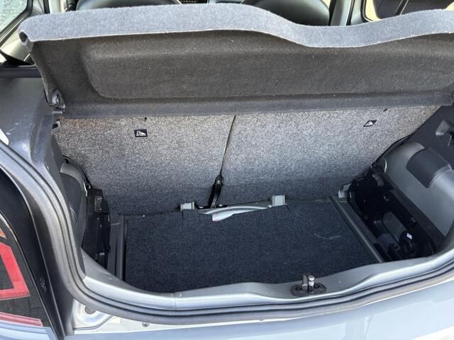 Volkswagen UP! 1.0 BMT move up! 5 drs Airco Bluetooth DAB