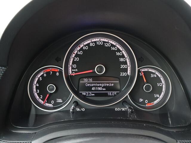 Volkswagen UP! 1.0 | 65 PK | Airco | Regensensor | DAB+ |