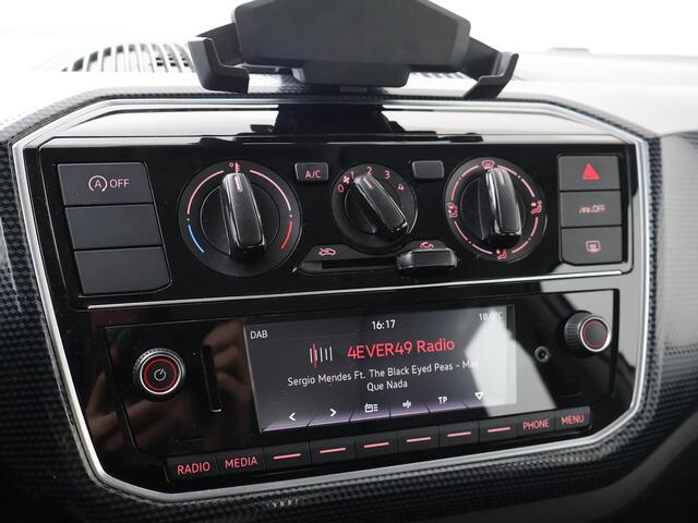 Volkswagen UP! 1.0 | 65 PK | Airco | Regensensor | DAB+ |